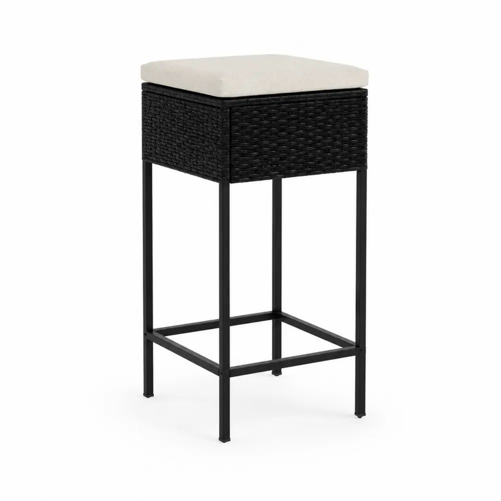 Tabouret de bar carré en résine tressée et acier noir avec coussin crème, 38 x 38 x 76 cm